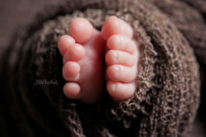 cute toes newborn photography